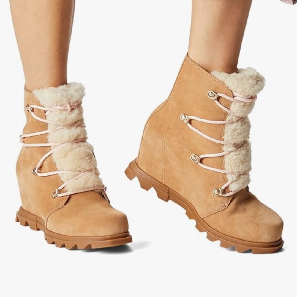 Sorel Joan of Arctic Wedge III Lace Cozy Bootie Size 10.5 Tan Wedge Waterproof